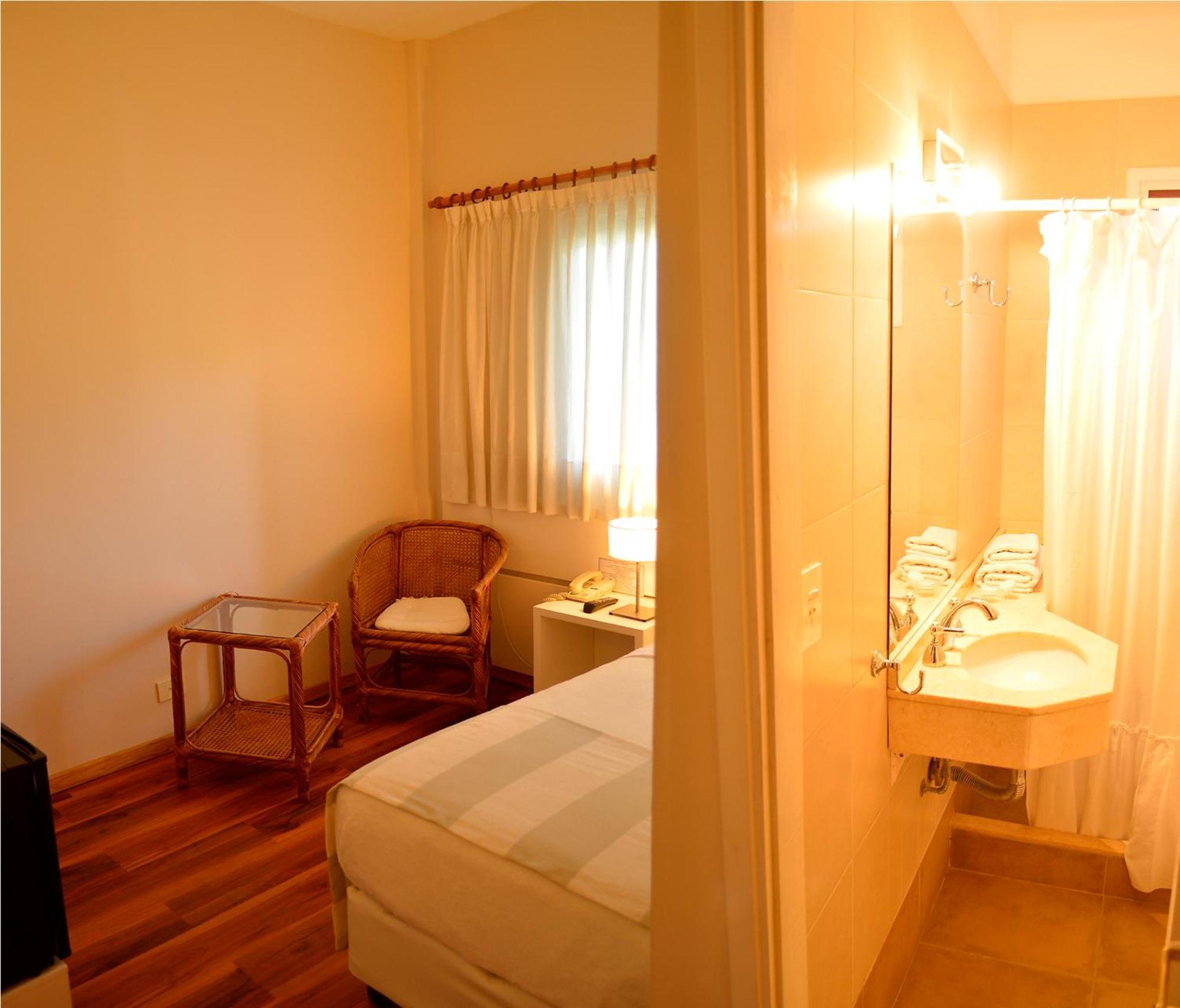 La Posada Hotel Pinamar Pokoj fotografie